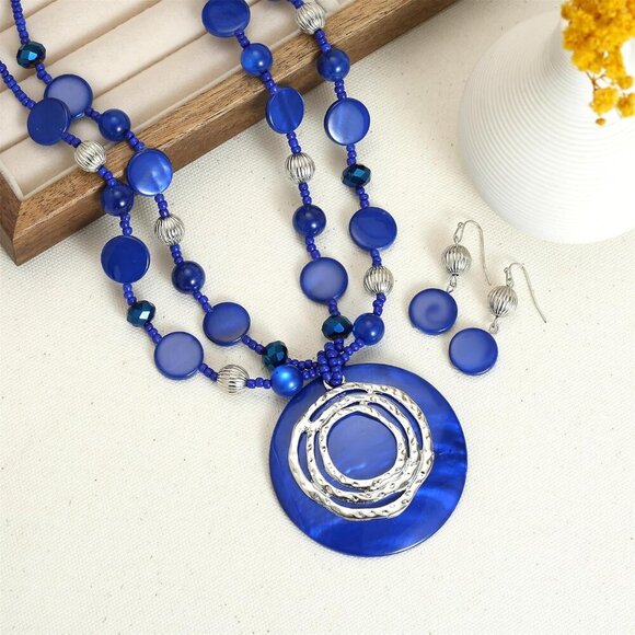 Multilayered Strand Statement Necklaces Set for Women Big Circle Shell Pendant N - Picture 4 of 4